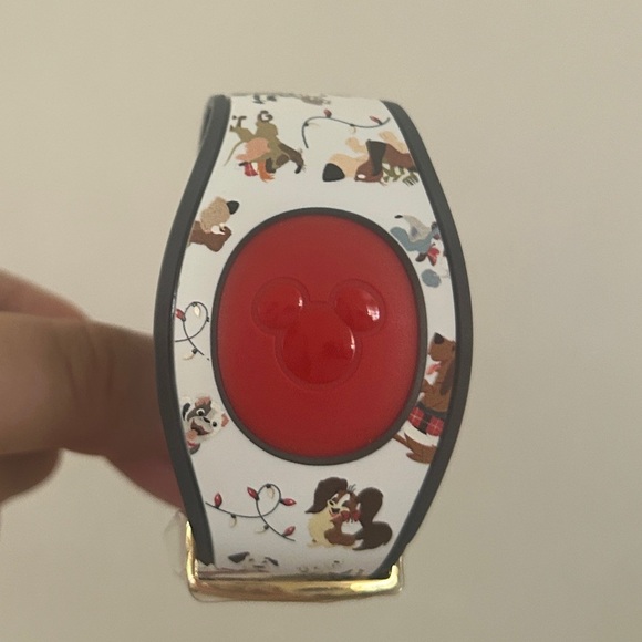 Disney Dooney & Bourke MagicBand 2, Holiday Dogs Limited Edition, Rare NWT - Picture 12 of 14